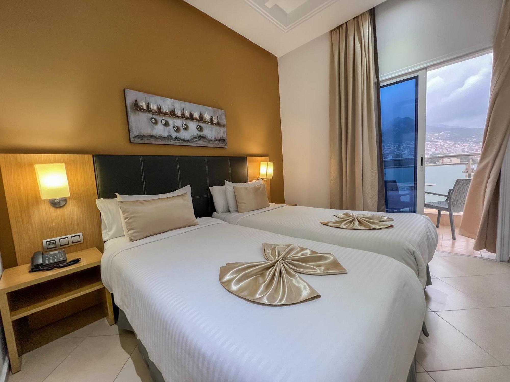 Prestige Hotel & Spa เทโทอัน ภายนอก รูปภาพ